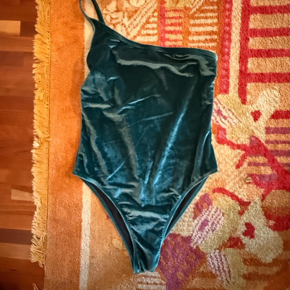 Gnash swim green moss velvet one shoulder swimsuit one piece nwt Large L - Picture 4 of 6